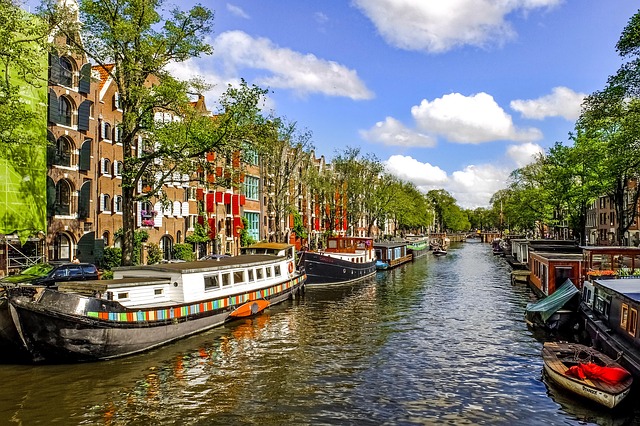 Een reis door het ontwerpproces: van idee tot tijdloze woonomgeving in Amsterdam